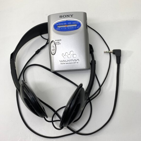 Retro Sony Walkman FM/AM with Headphones SRF-59 Free Battery - Picture 2 of 9